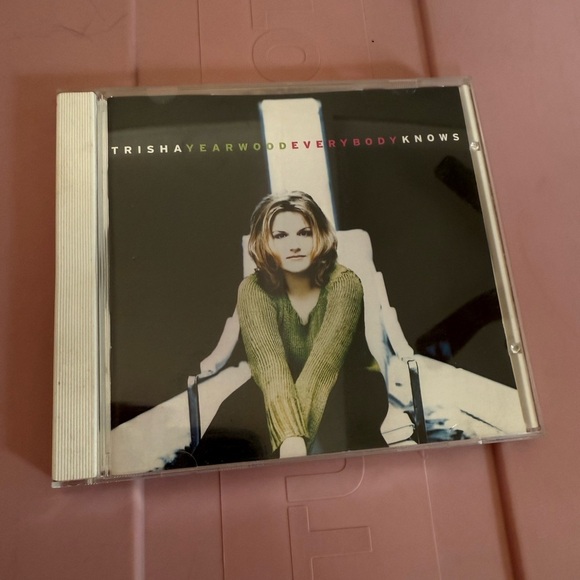 Trisha Yearwood | Everybody Knows | Vintage CD - Picture 1 of 3